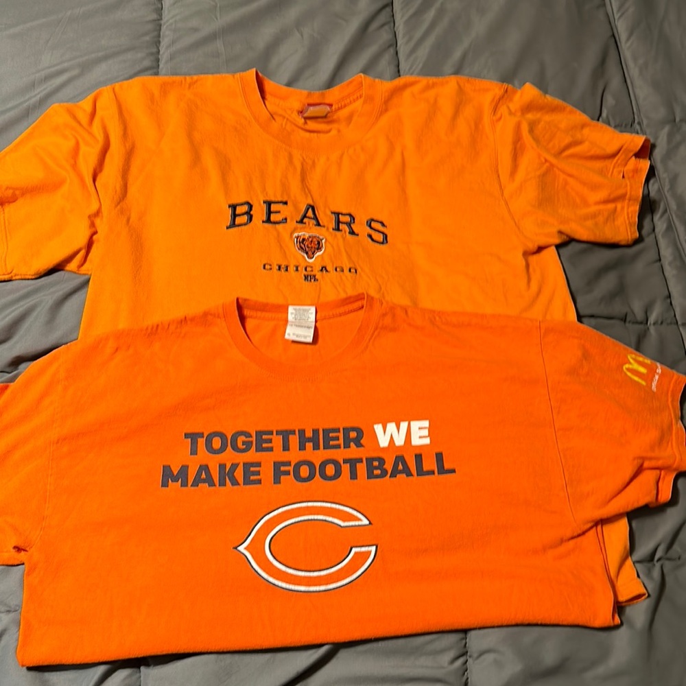 Lot of 2 used Chicago Bears T-shirts